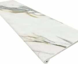 Ступень Ape Calacatta borghini Peldano fior.